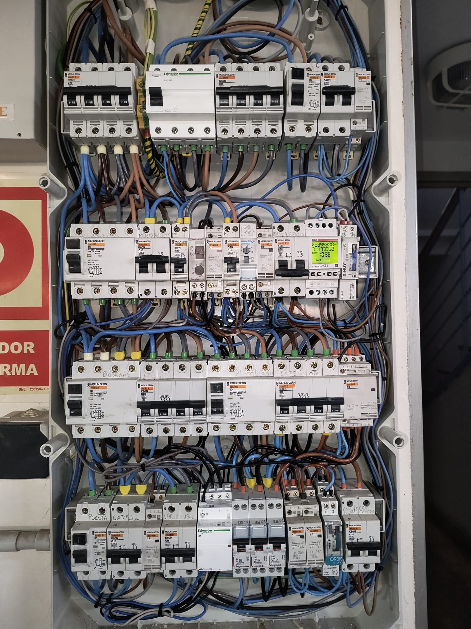 Instalaciones Eléctricas: Seguridad, Eficiencia y Calidad